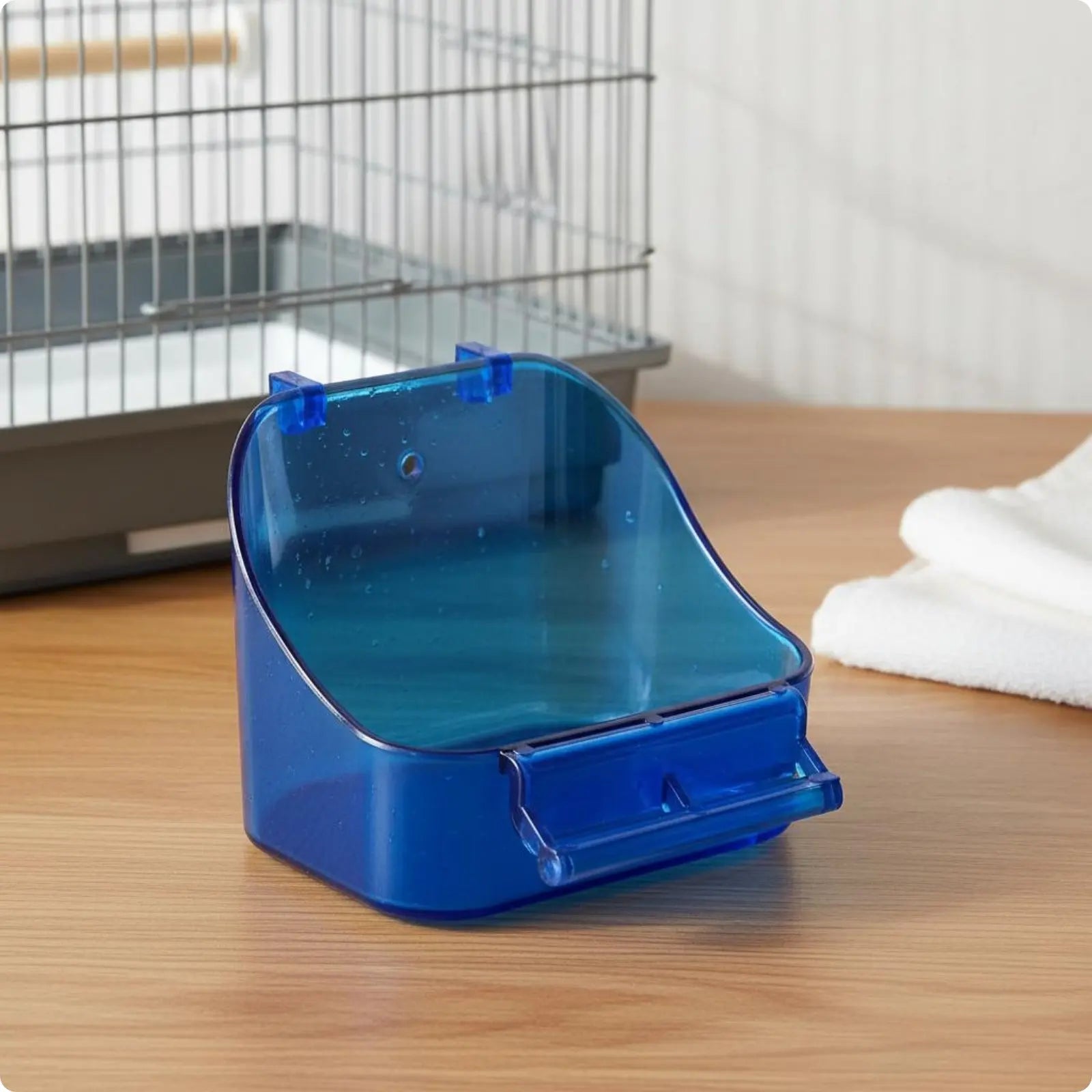 Bird Food Bowl Removable Enclosure Mounted Food Bowl Small Pet Bath Tub Easy to Clean Bird Feeder Cup 2 in 1